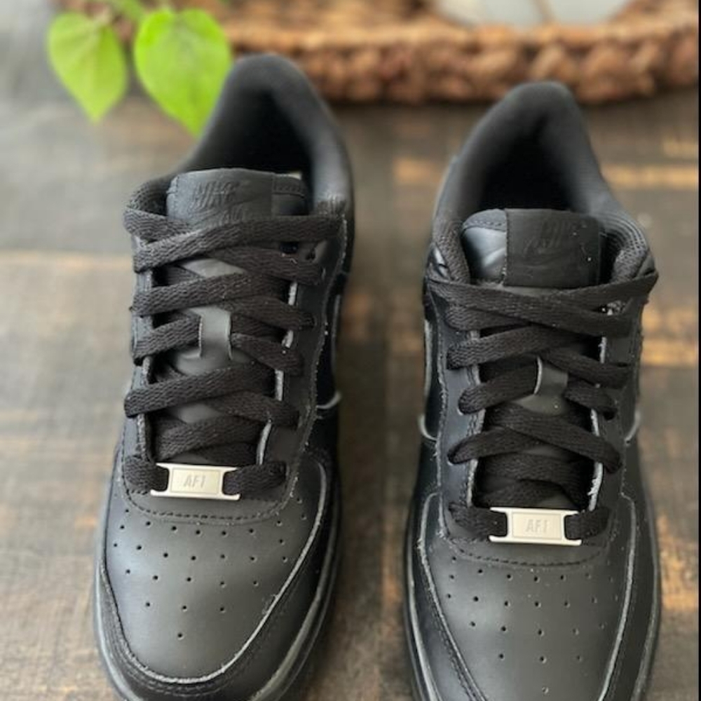 Black Air Force 1's